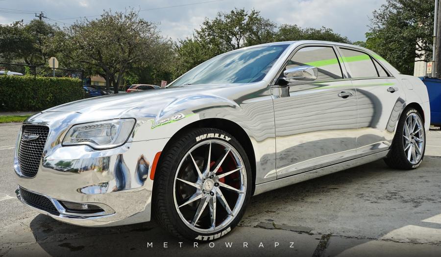  Chrysler 300C Avery Chrome by MetroWrapz 2016 года  (фото 6 из 8)